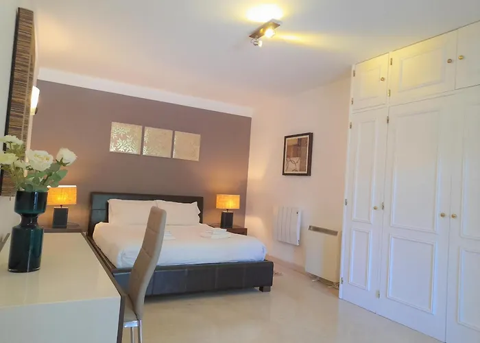 Luxury Apartment Near Cascais Town & Marina