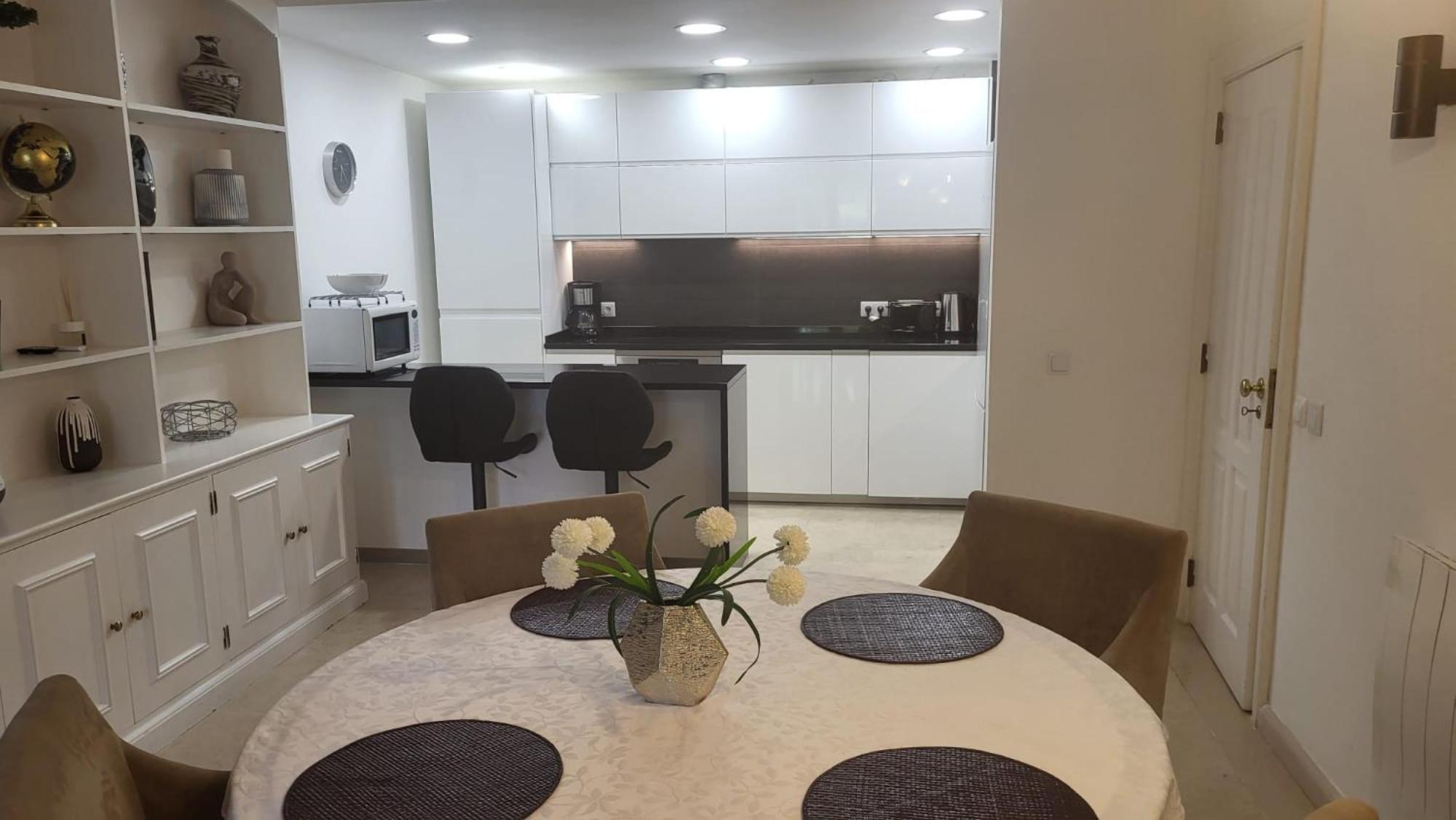 Luxury Near Town & Marina
