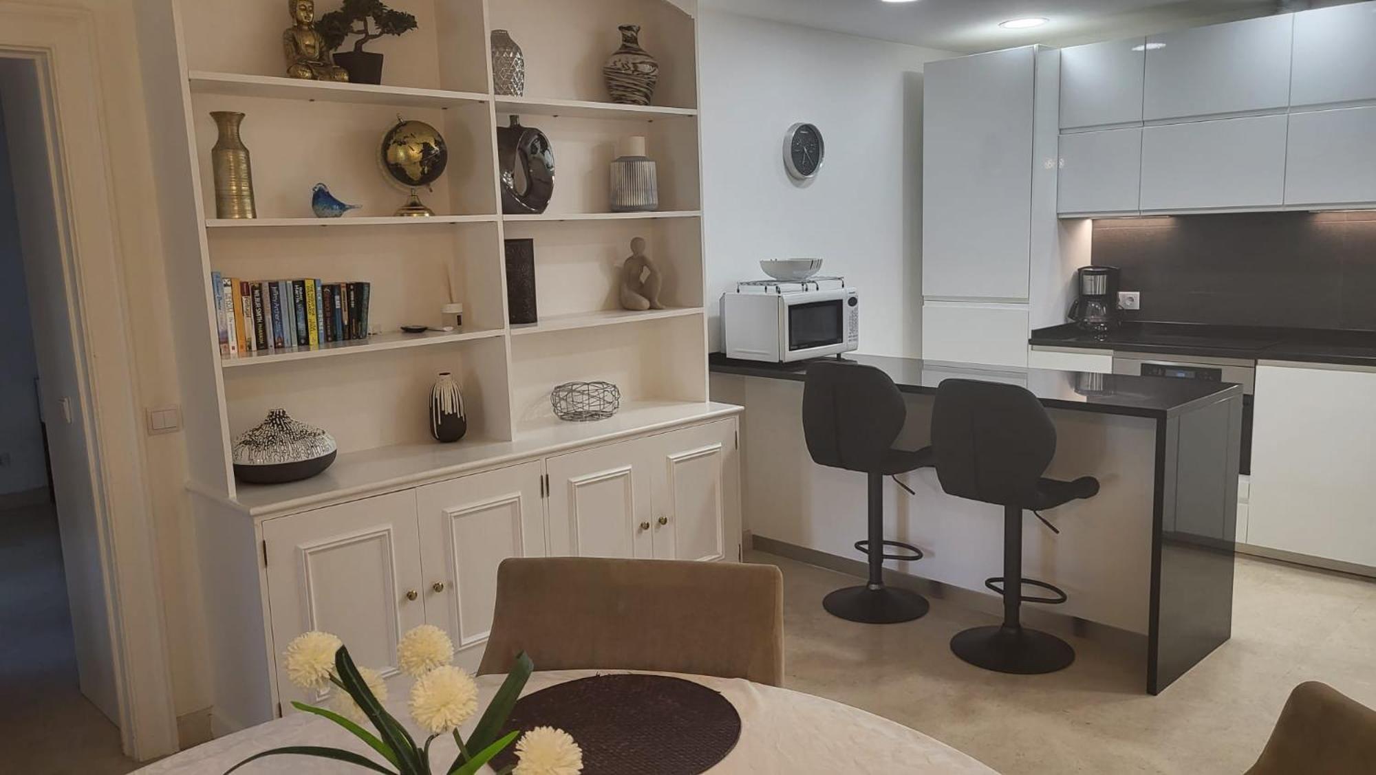 Luxury Near Town & Marina Apartment