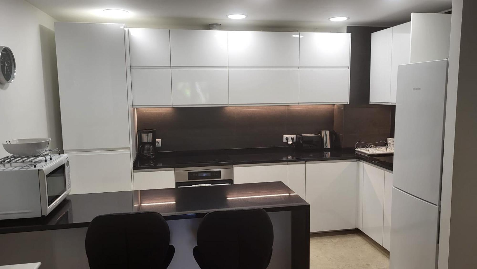 Luxury Near Town & Marina Apartment *