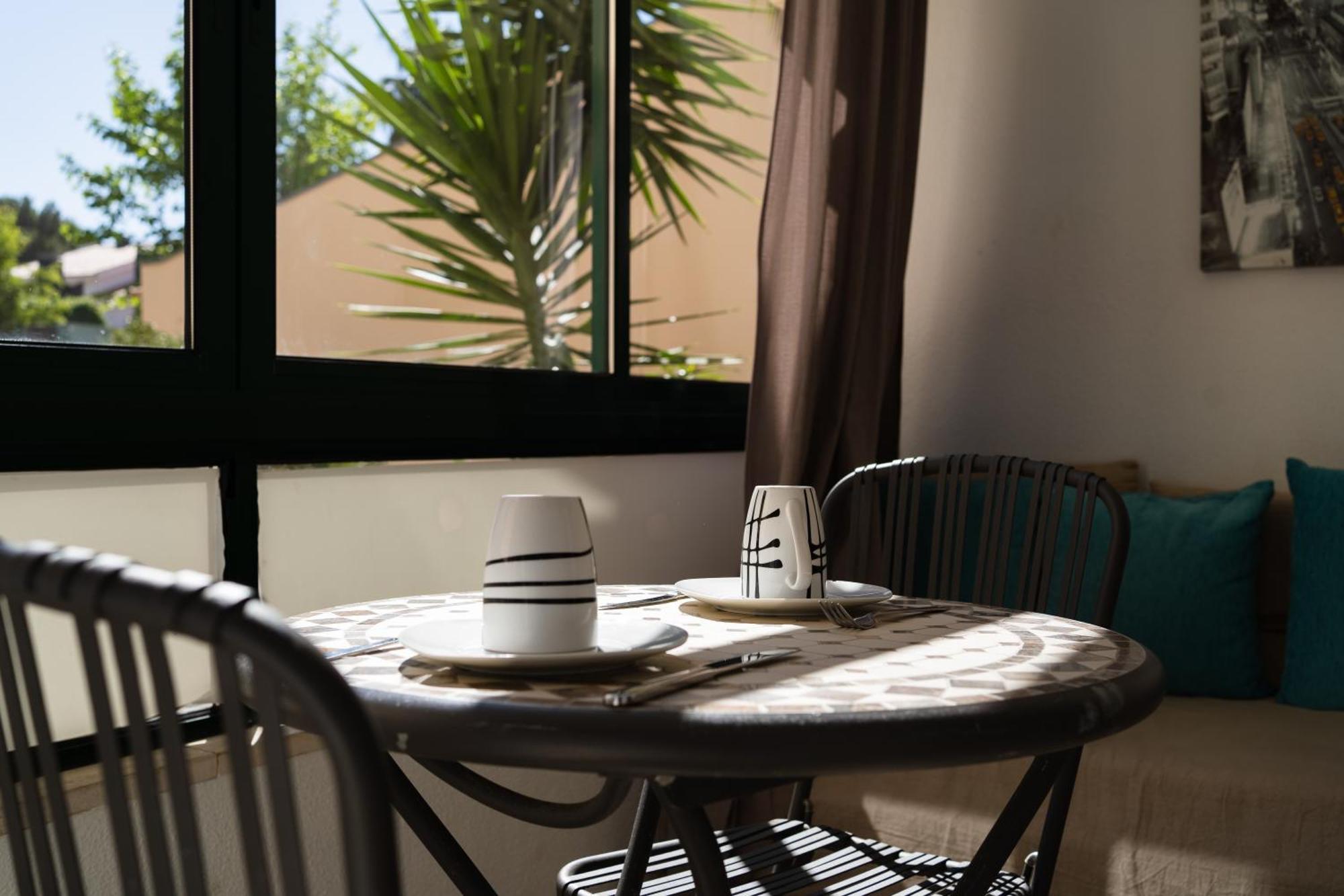 Luxury Near Town & Marina Apartment *