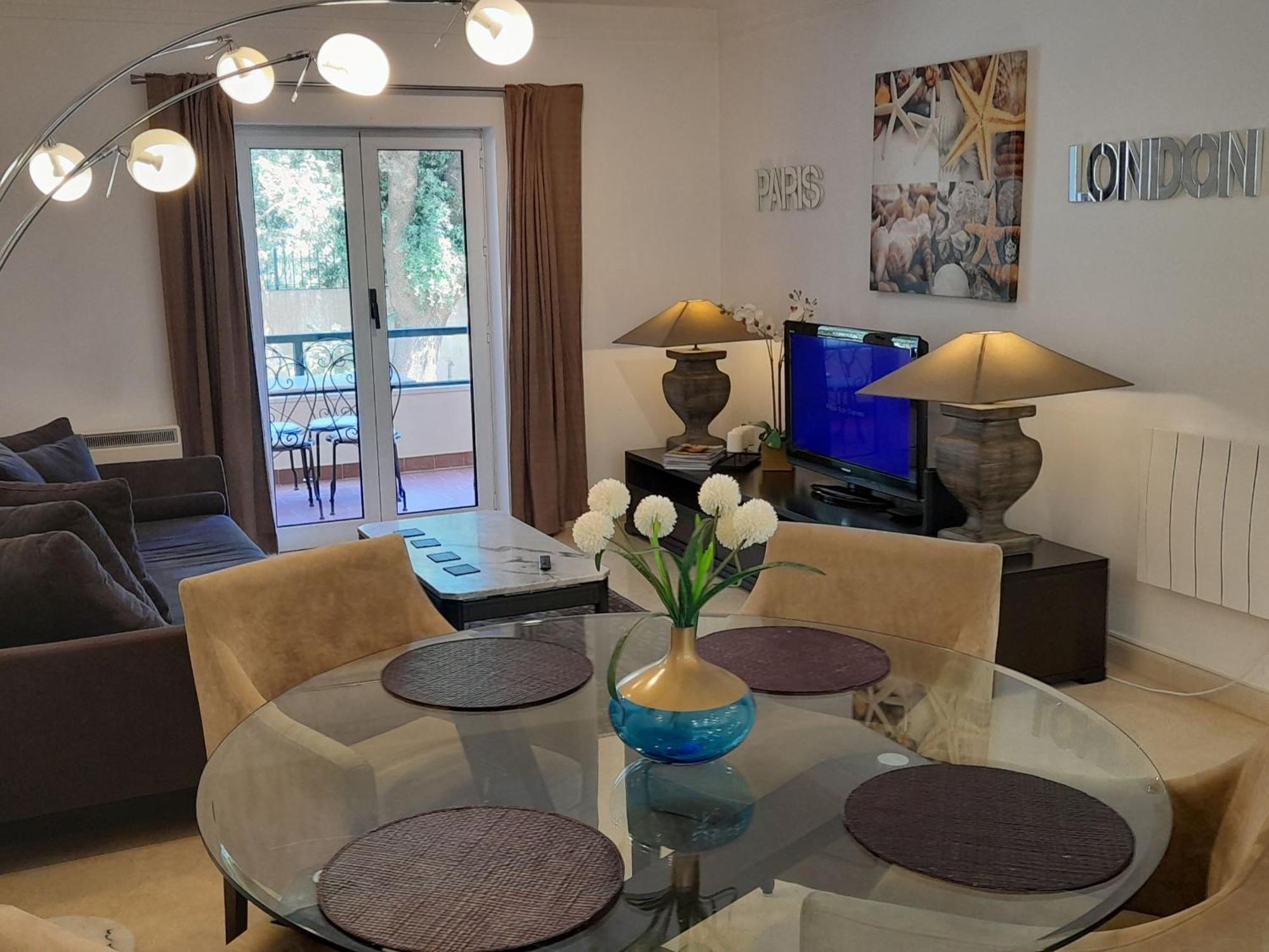 Apartment Luxury Near Town & Marina Cascais