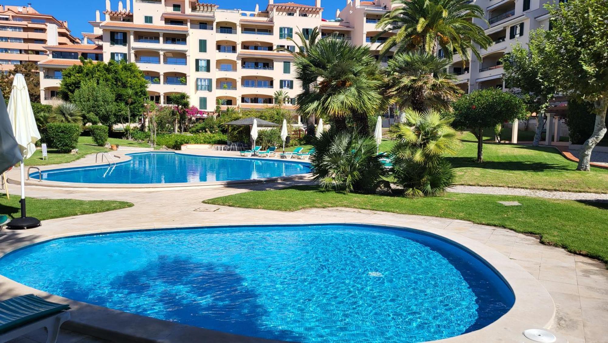 Apartment Luxury Near Town & Marina Cascais